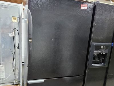 Great Amana Bottom Freezer Refrigerator - Works Great