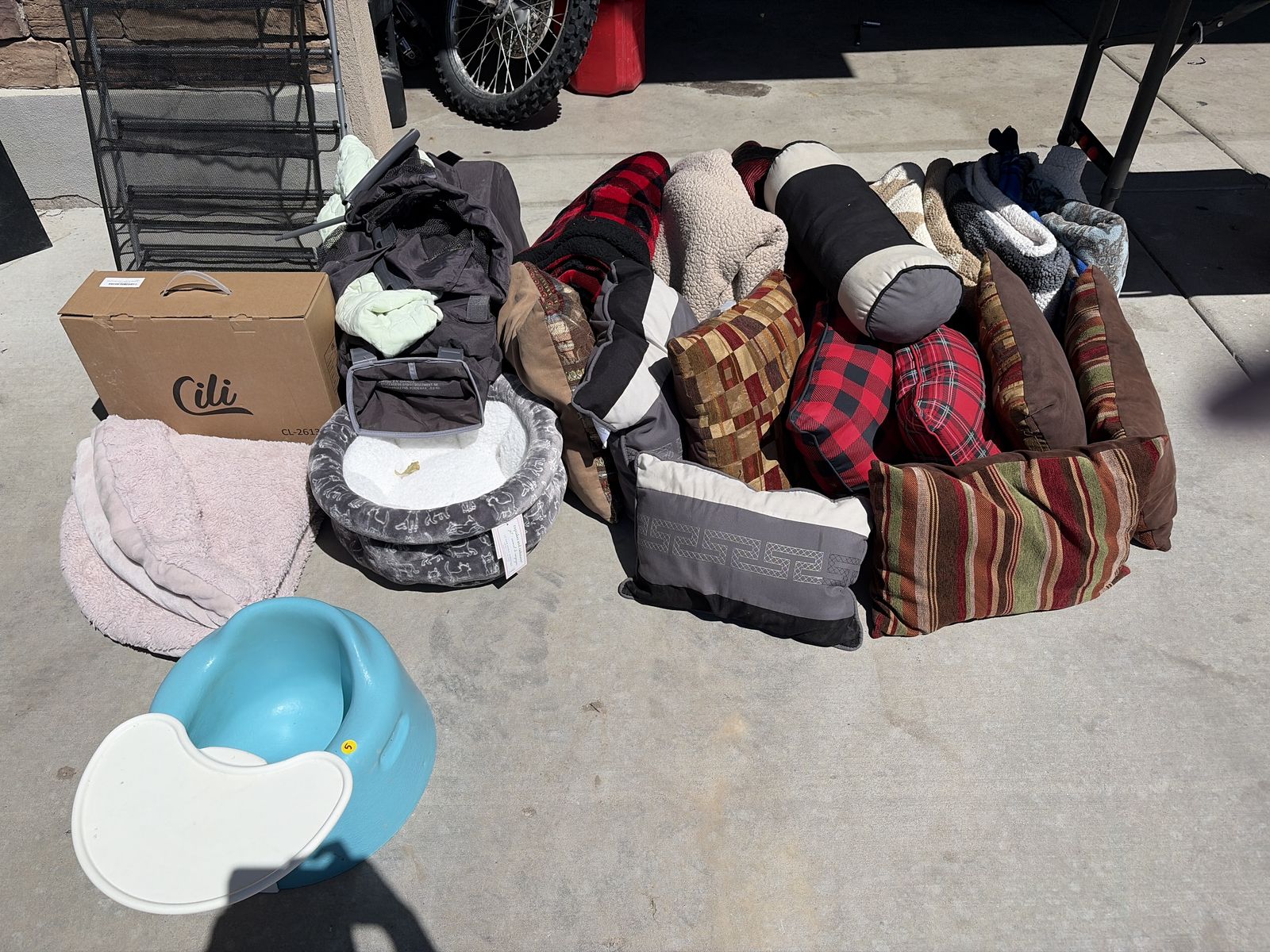 YARD SALE 