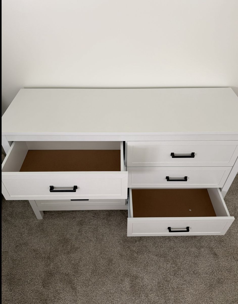 Main image 3