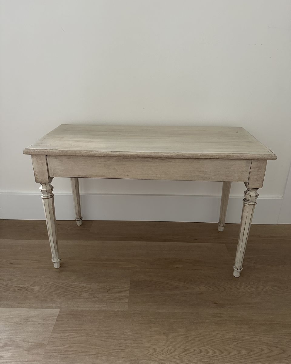 Nice Piano Bench Wuth Storage