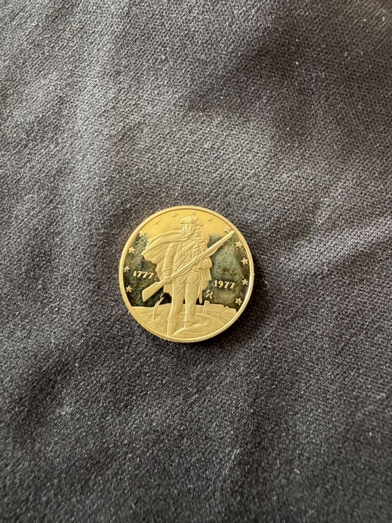 Gold coin/medal