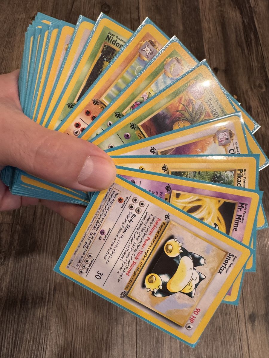48 Vintage “1st Edition Jungle” Pokémon Cards from the year 1999 - Very clean good condition