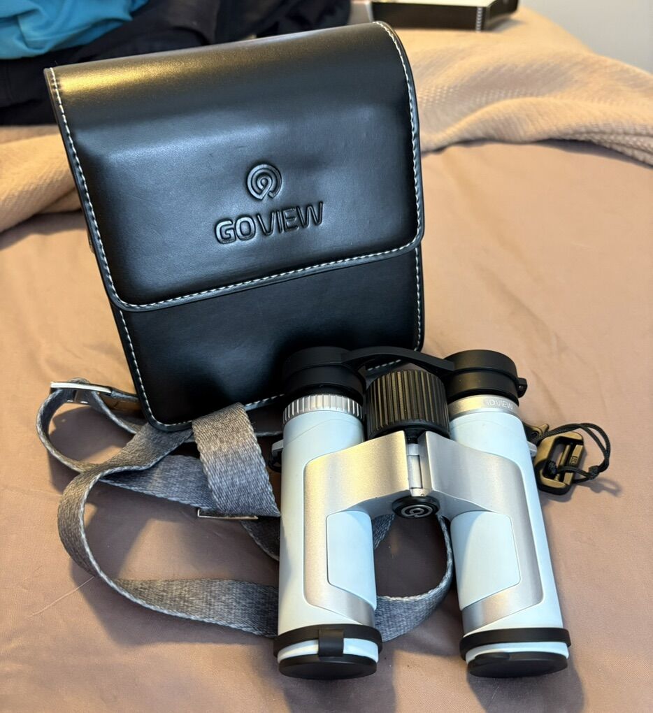 GoView 8x26 Premium Compact Binoculars