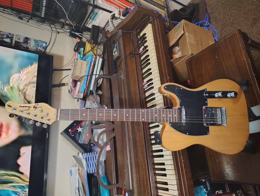 Jay Turser Electric Guitar with Fender Amp
