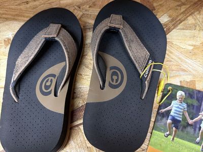Cobian Kids ARV Jr Flip Flop Sandals - Mocha, Size 9/10 (NWT)