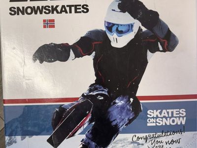 Sled Dogs Snow Skates Aprox Size 13 / Skis