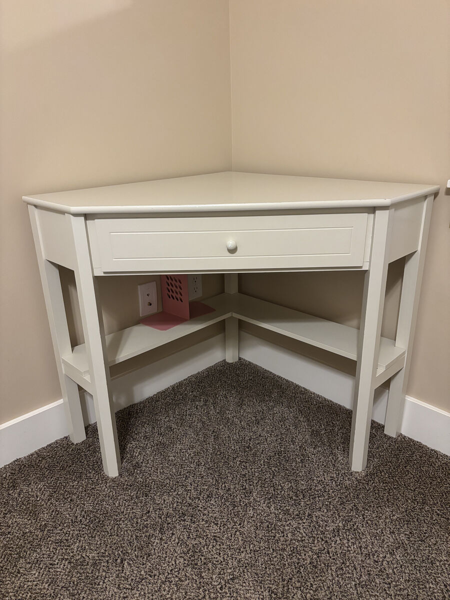 White wood corner desk