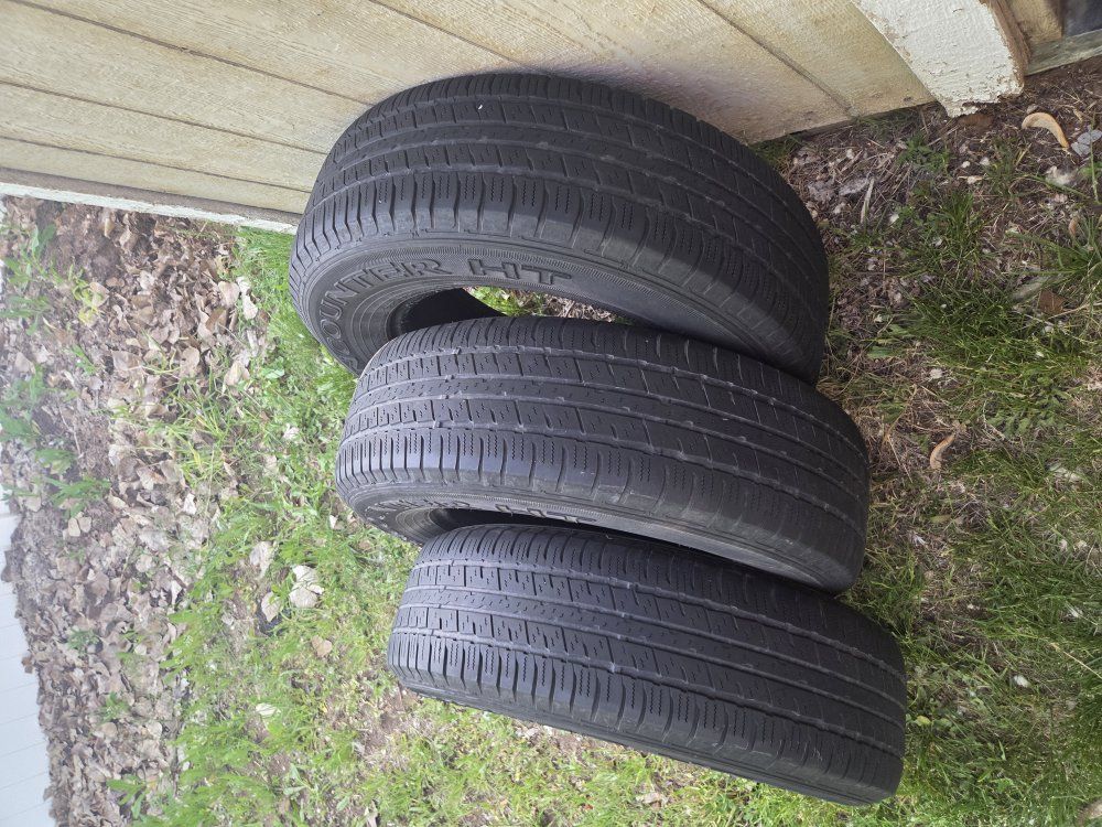 225/75 R16 108T Sumitomo Encounter HT Tires