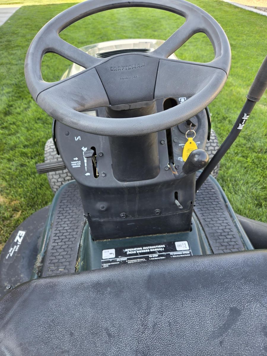 Craftsman 42" Riding Lawn Mower 15.5 HP Kohler Engine Hydrostatic Drive w/ Bagger