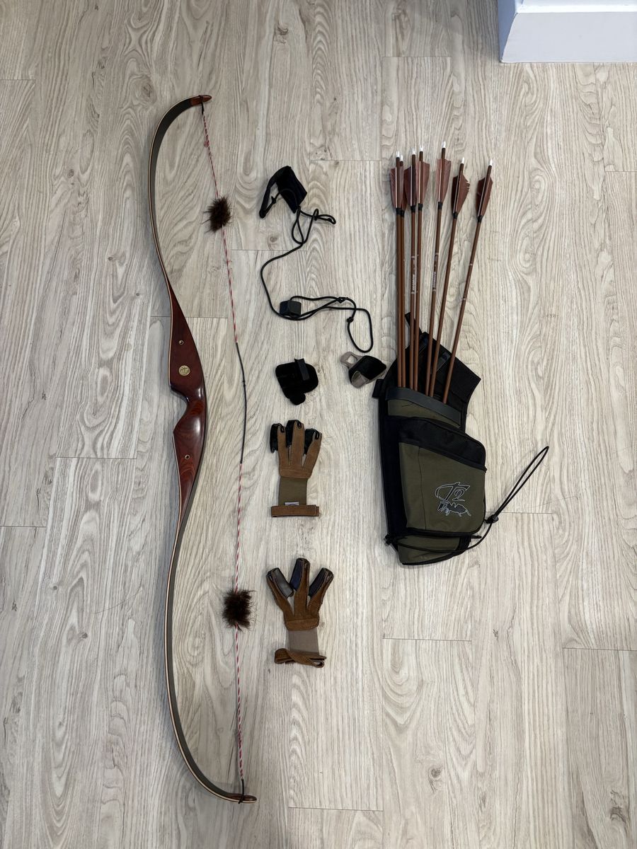 Bear Grizzly Recurve Bow 50# with accessories