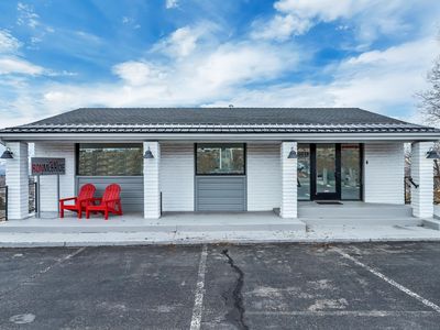 Professional Office Space with Mountain Views in the Heart of Sandy!