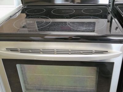 Stainless Steel Smooth Top Range~Great Condition~90 Day Guarantee