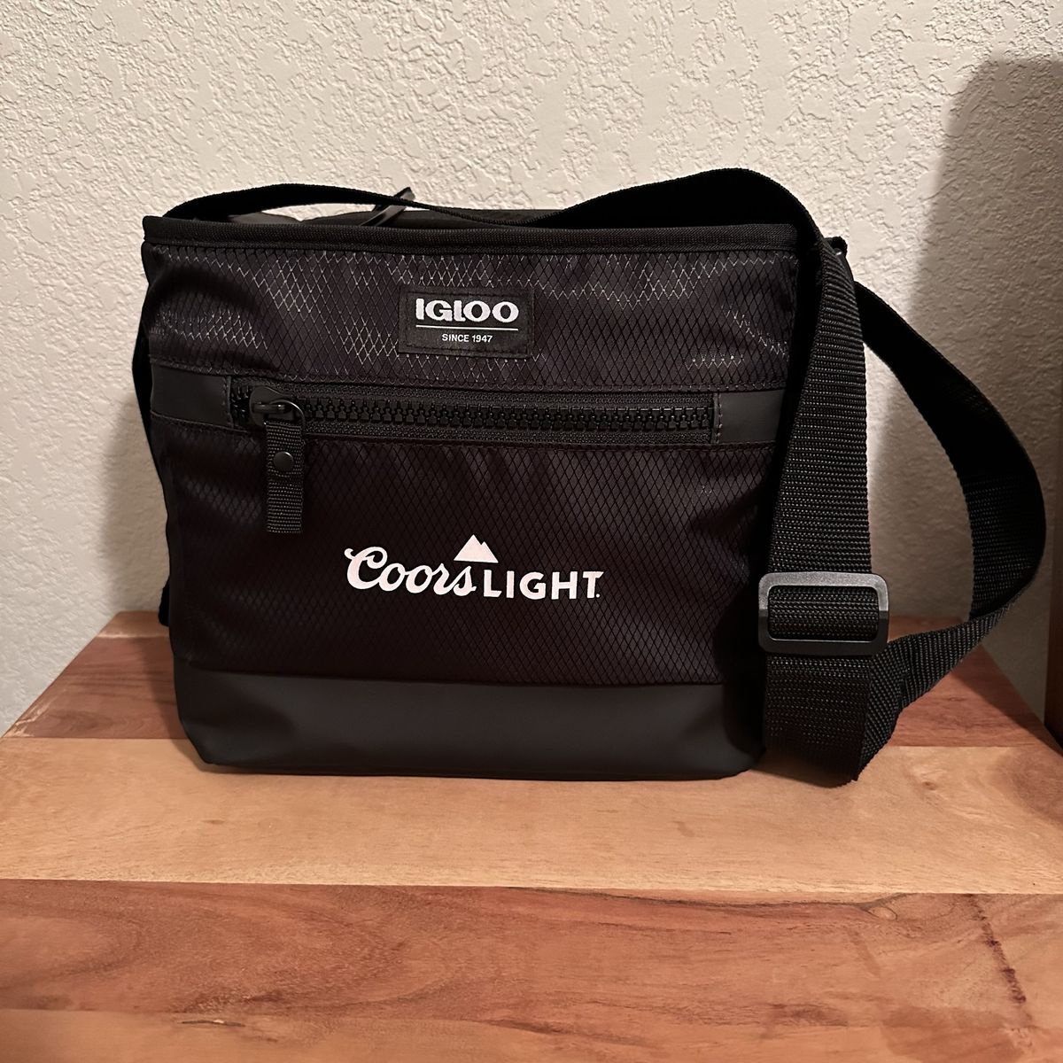 New Igloo Insulated Coors Light Cooler Bag