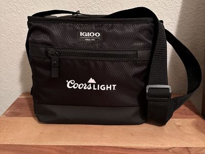 New Igloo Insulated Coors Light Cooler Bag