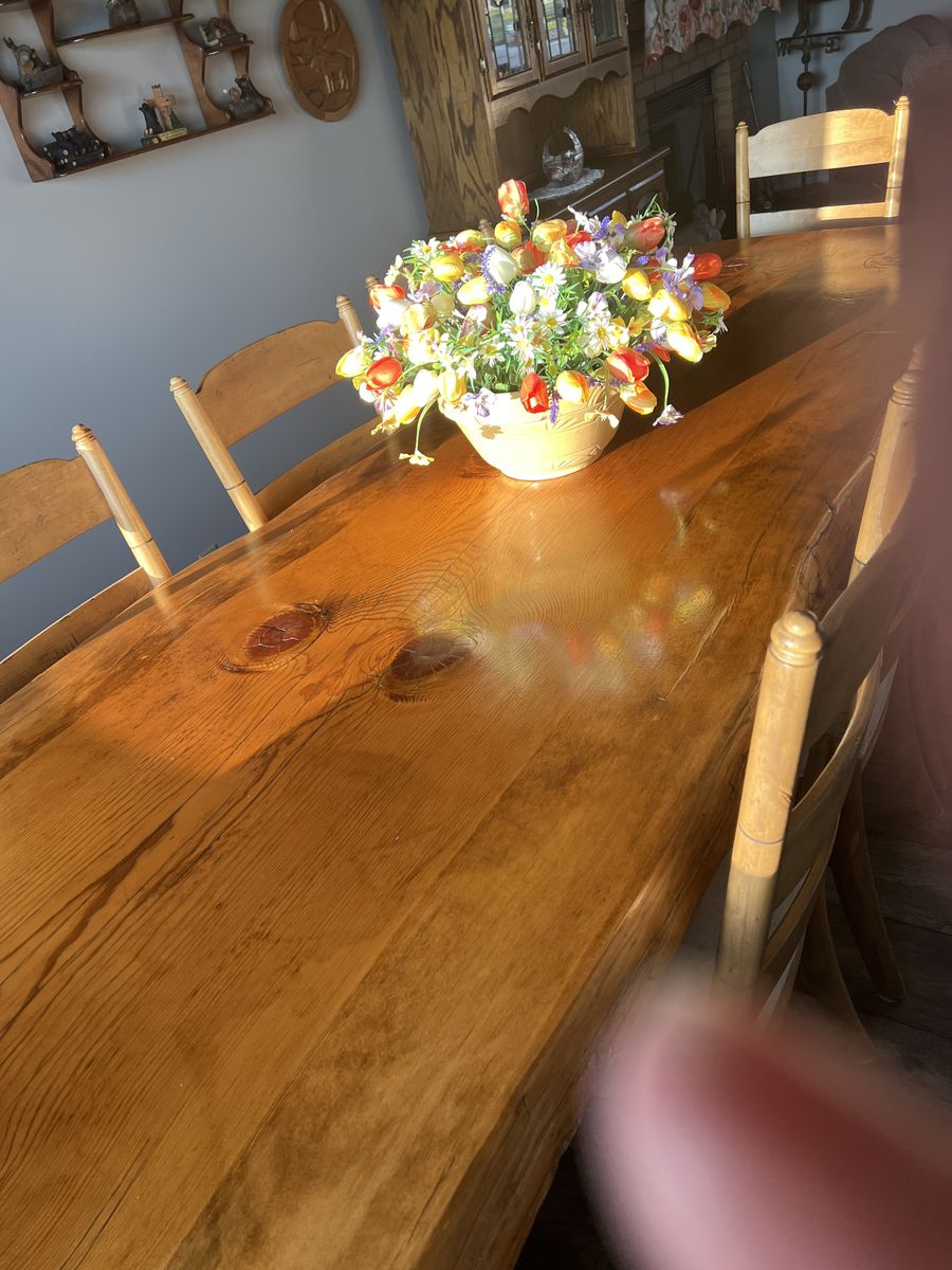 Rustic dinning room table