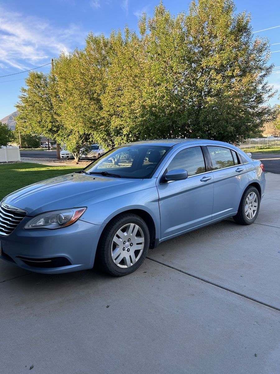 2014 CHRYSLER 200 LX