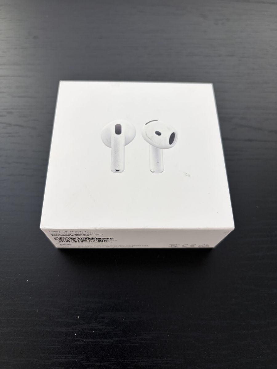 Apple AirPods 4 (Almost New)