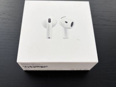 Apple AirPods 4 (Almost New)