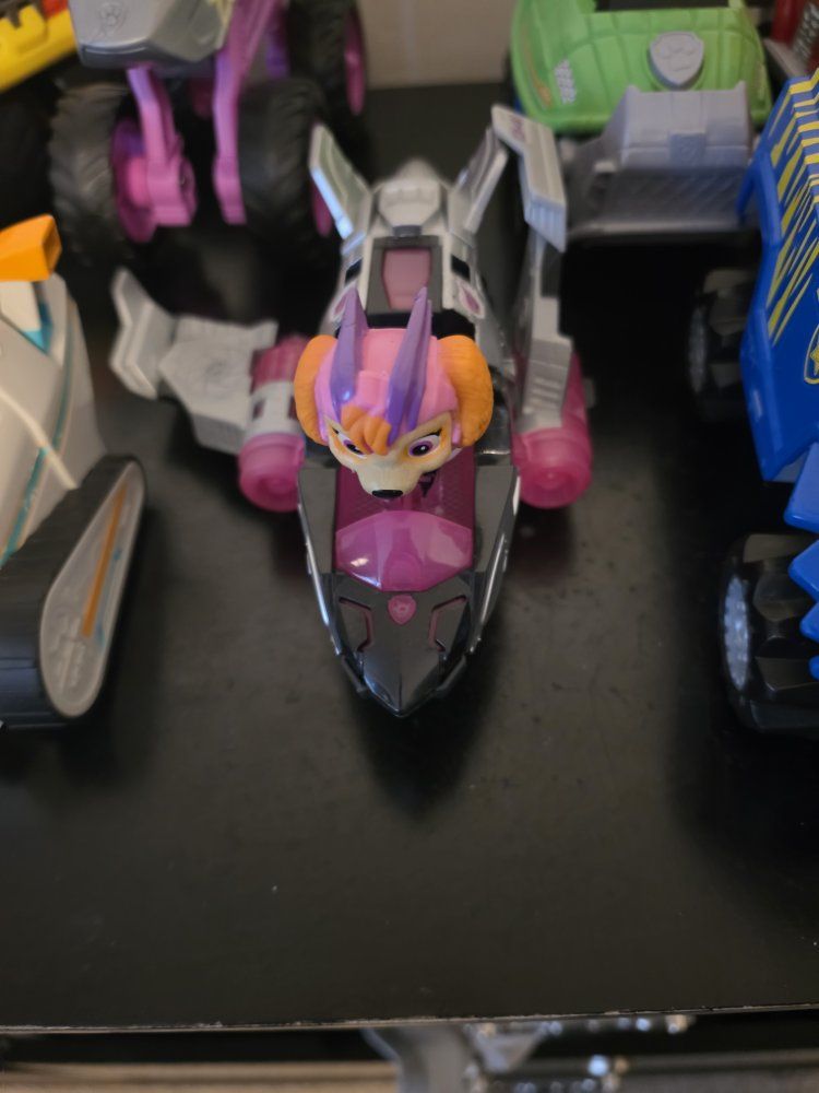 Main image 6
