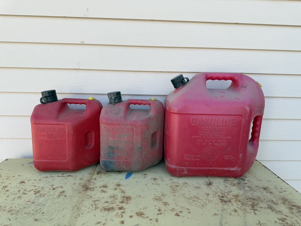 3 Gas Cans