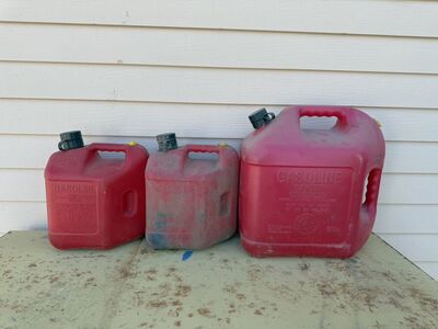 3 Gas Cans