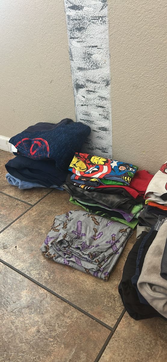 Boys clothes lot 6/7 size 