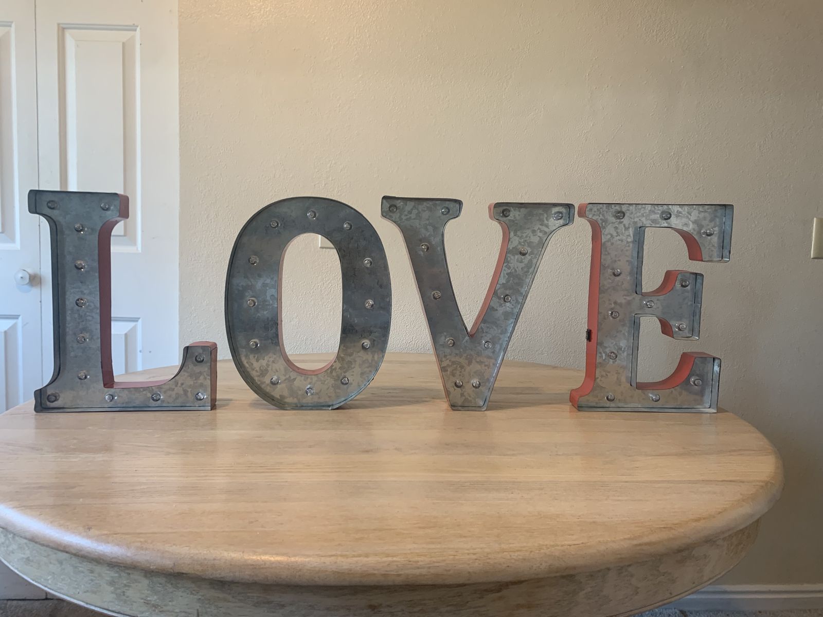 Retro Galvanized Red "LOVE" Letters