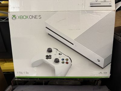 Xbox one S 1 TB with several games xlnt condition
