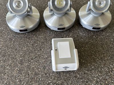 Westek LPL748XLRC-3CPB LED Puck Lights (3-Pack) - Remote Control, Dimmable, 3 Color Temps