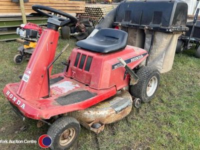 Honda 3011 ride on lawn mower. 30” deck, rear engi