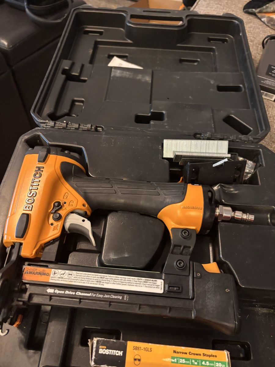 Bostitch Lhf2025 K 20 Gauge Flooring Stapler In Ca