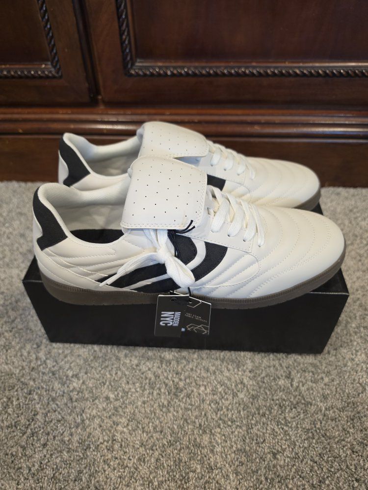 Size 10 Madden NYC Men's White & Black Casual Sneakers  New in Box