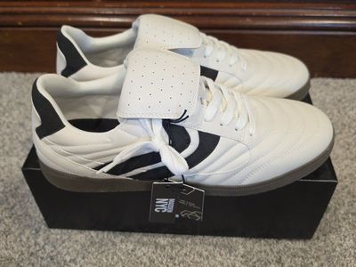 Size 10 Madden NYC Men's White & Black Casual Sneakers New in Box