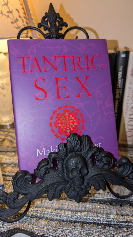 Tantric Sex: Making Love Last by Cassandra Lorius