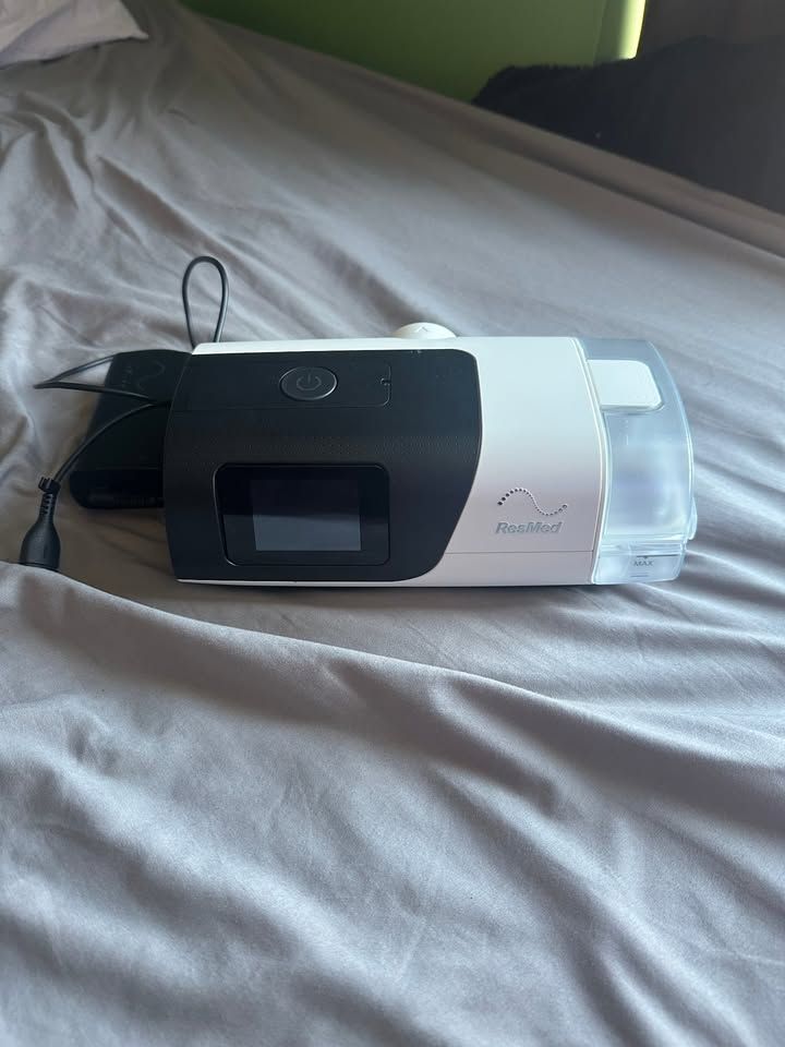 ResMed Airsense 11, Barely used.