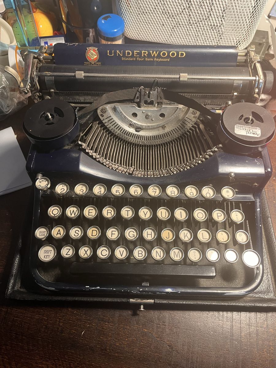 Vintage Underwood Standard Four Bank Typewriter - Rare Blue, Working Condition, Classic QWERTY Keyboard. Case included.