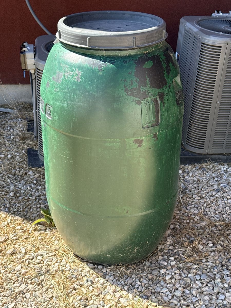 Large Green Plastic Rain Barrel with Lid