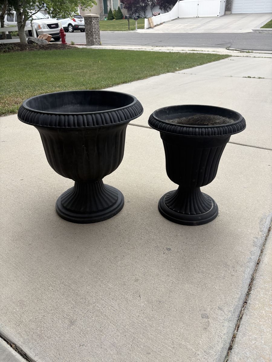 Black Pedestal Planters - Set of 2 Urn-Style Flower Pots, Durable Plastic, Various Sizes
