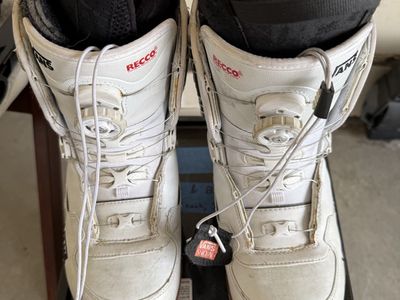 Vans women's snowboard boots 9 size