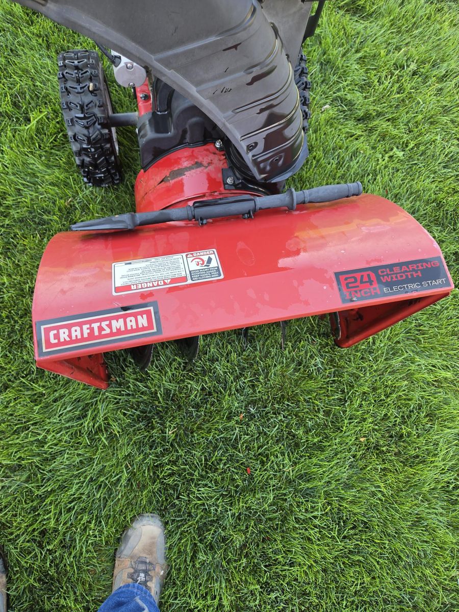 Craftsmen 2-stage snow blower