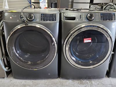 BEAUTIFUL GE FRONTLOAD WASHER AND BRAND NEW GE ELECTRIC DRYER SET!
