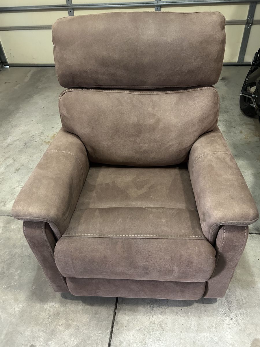 Power lift recliner