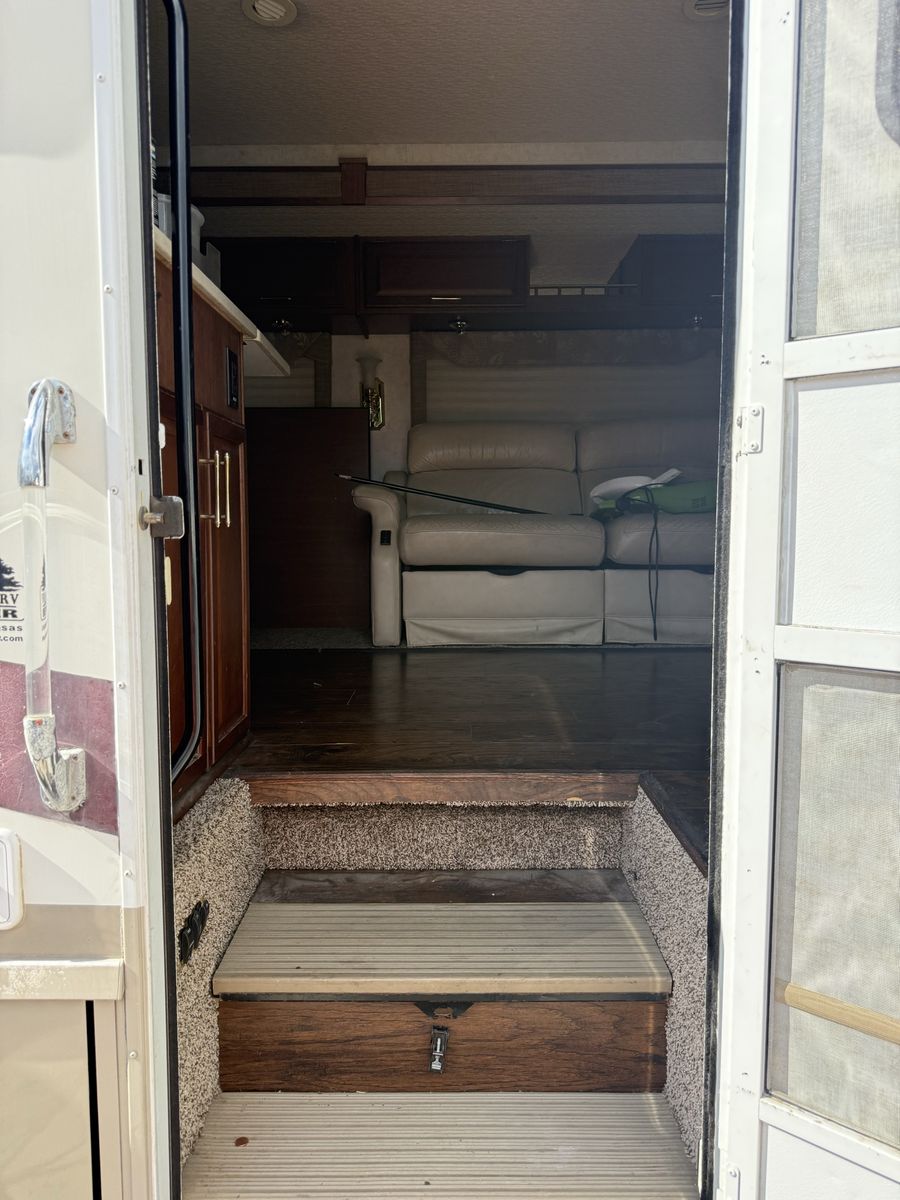 Main image 5