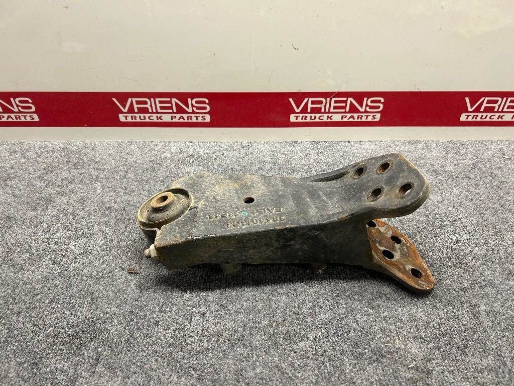 International Left Bracket