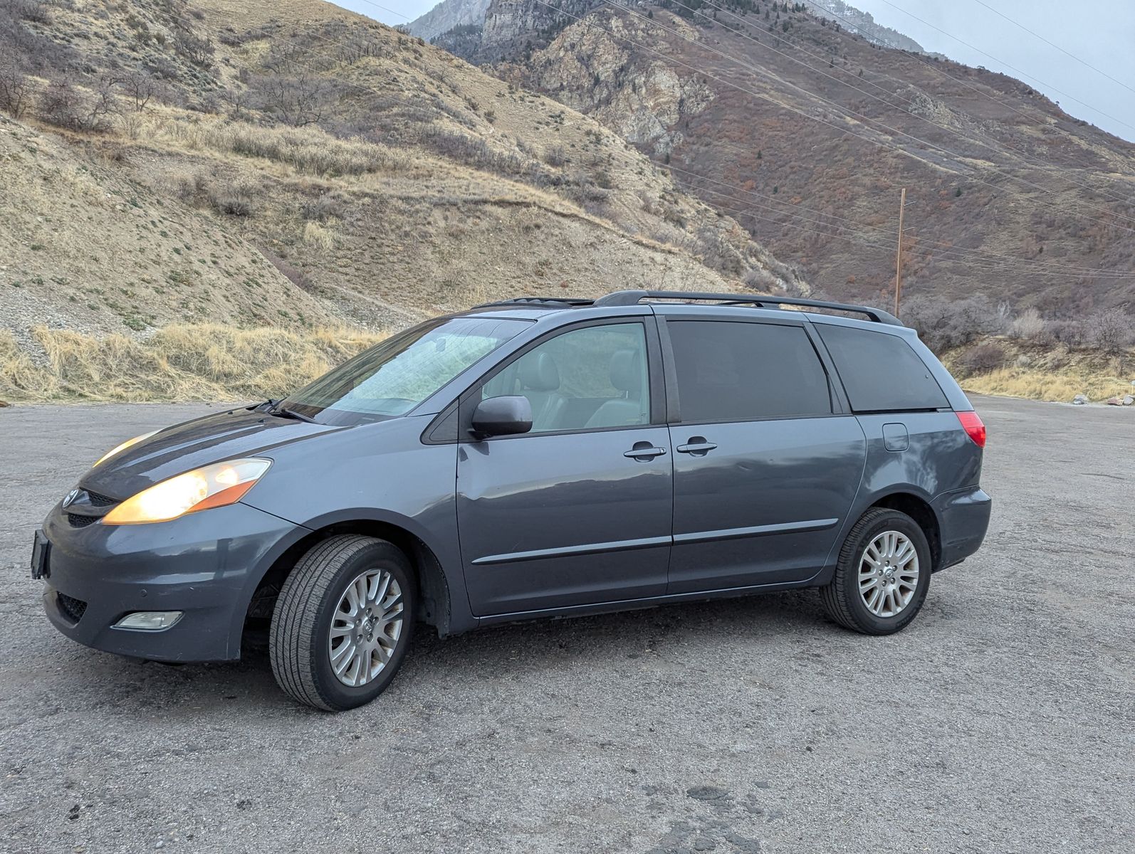 2010 TOYOTA SIENNA XLE 7 Passenger