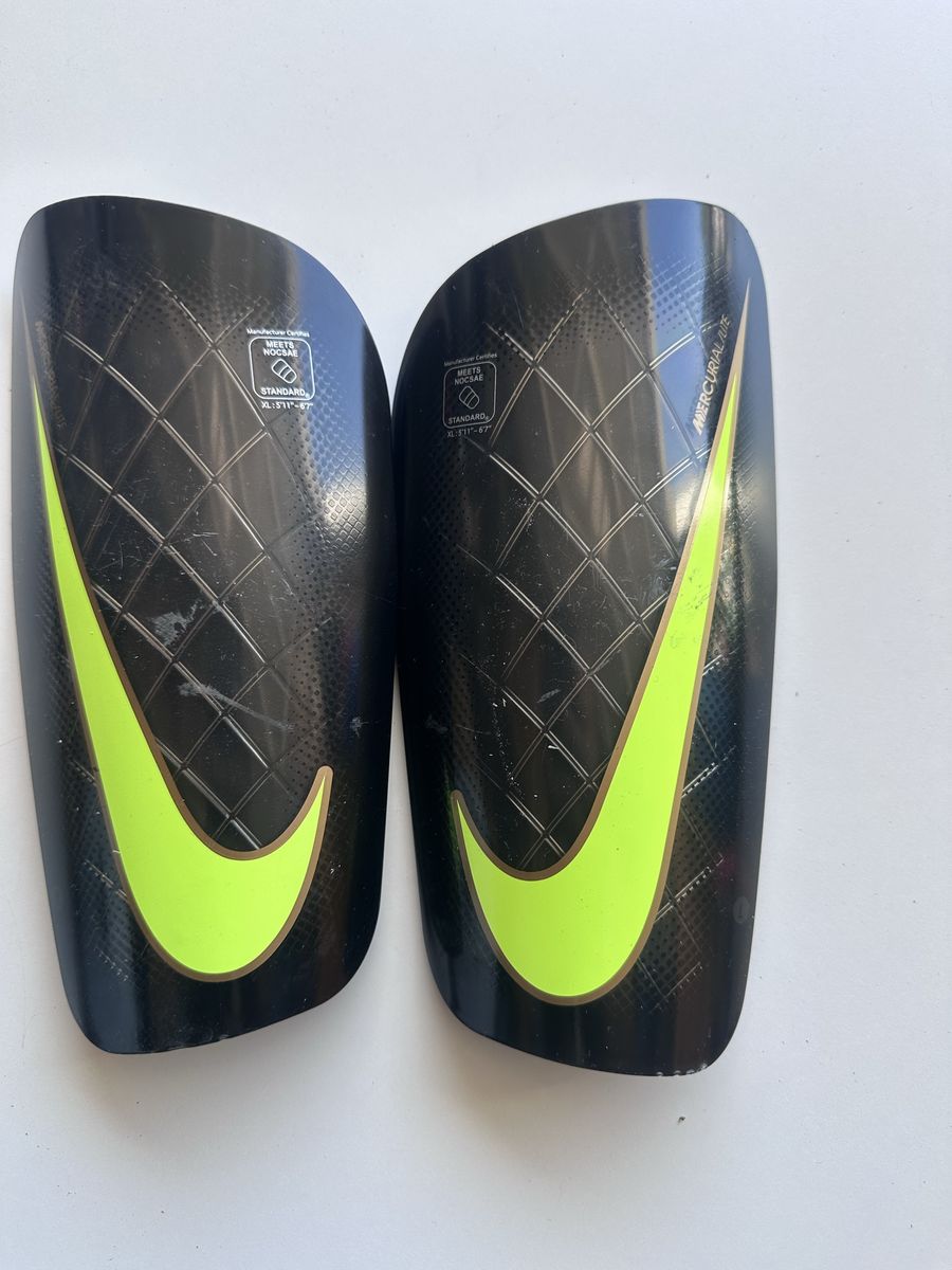 Nike Mercurial Lite soccer shin guards