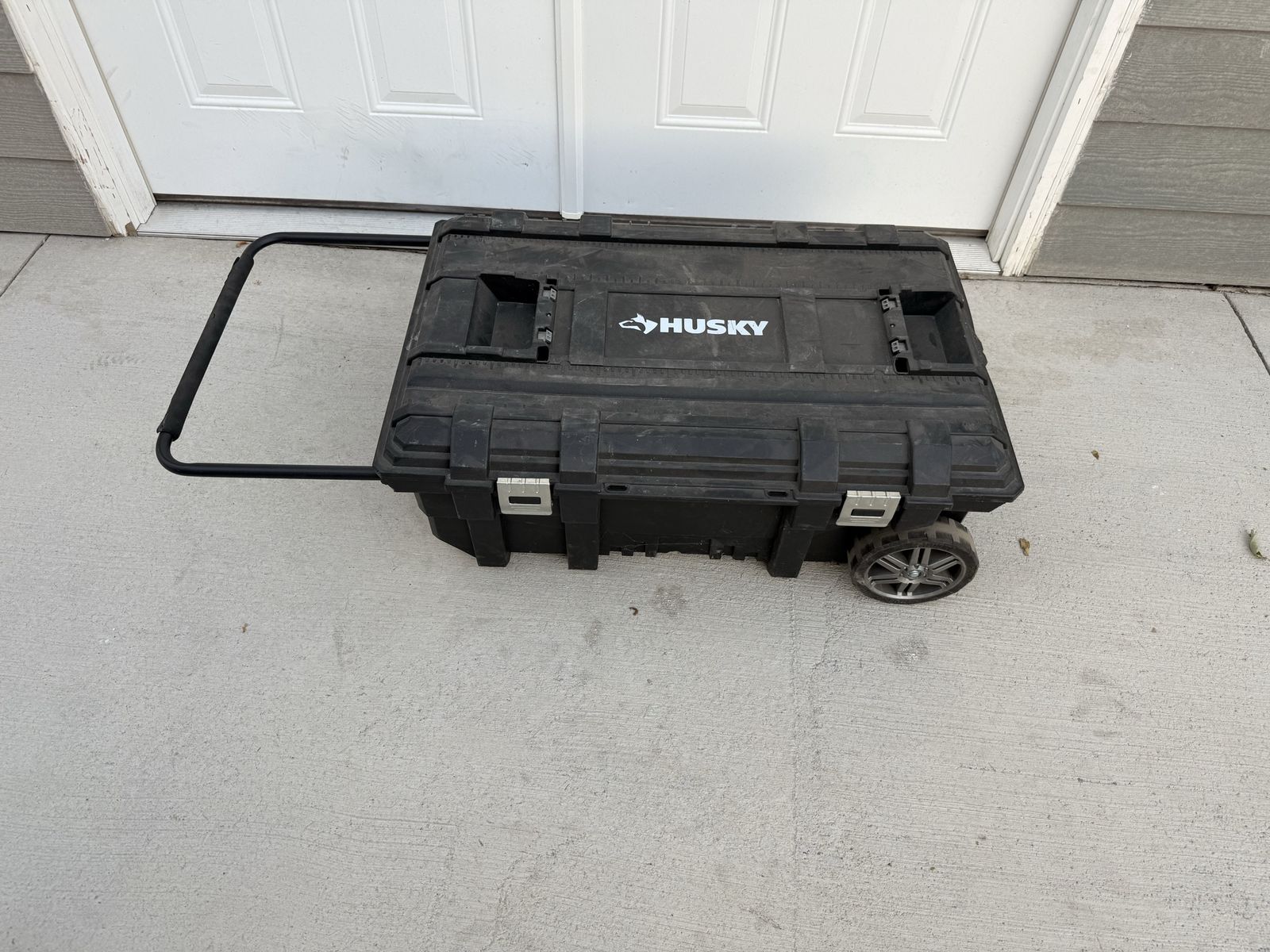 Husky Mobile Heavy-Duty Rolling Tool Box Chest with Extendable Handle