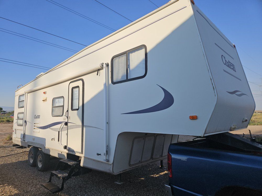Thor Chateau 5th Wheel Travel Trailer