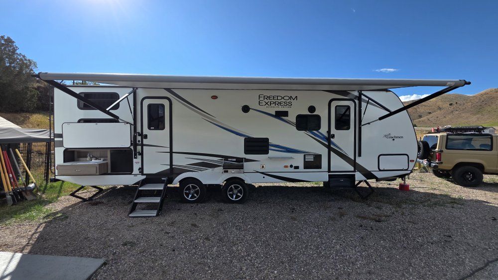 Coachman Freedom Express Ultralight