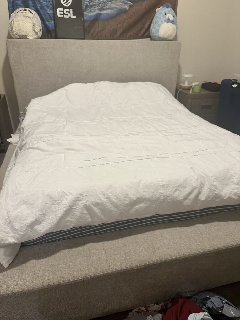 Langford Queen Upholstered Bed